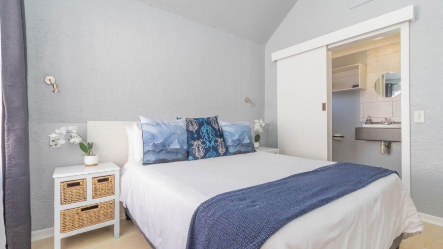 7 Bedroom Property for Sale in Westcliff Western Cape